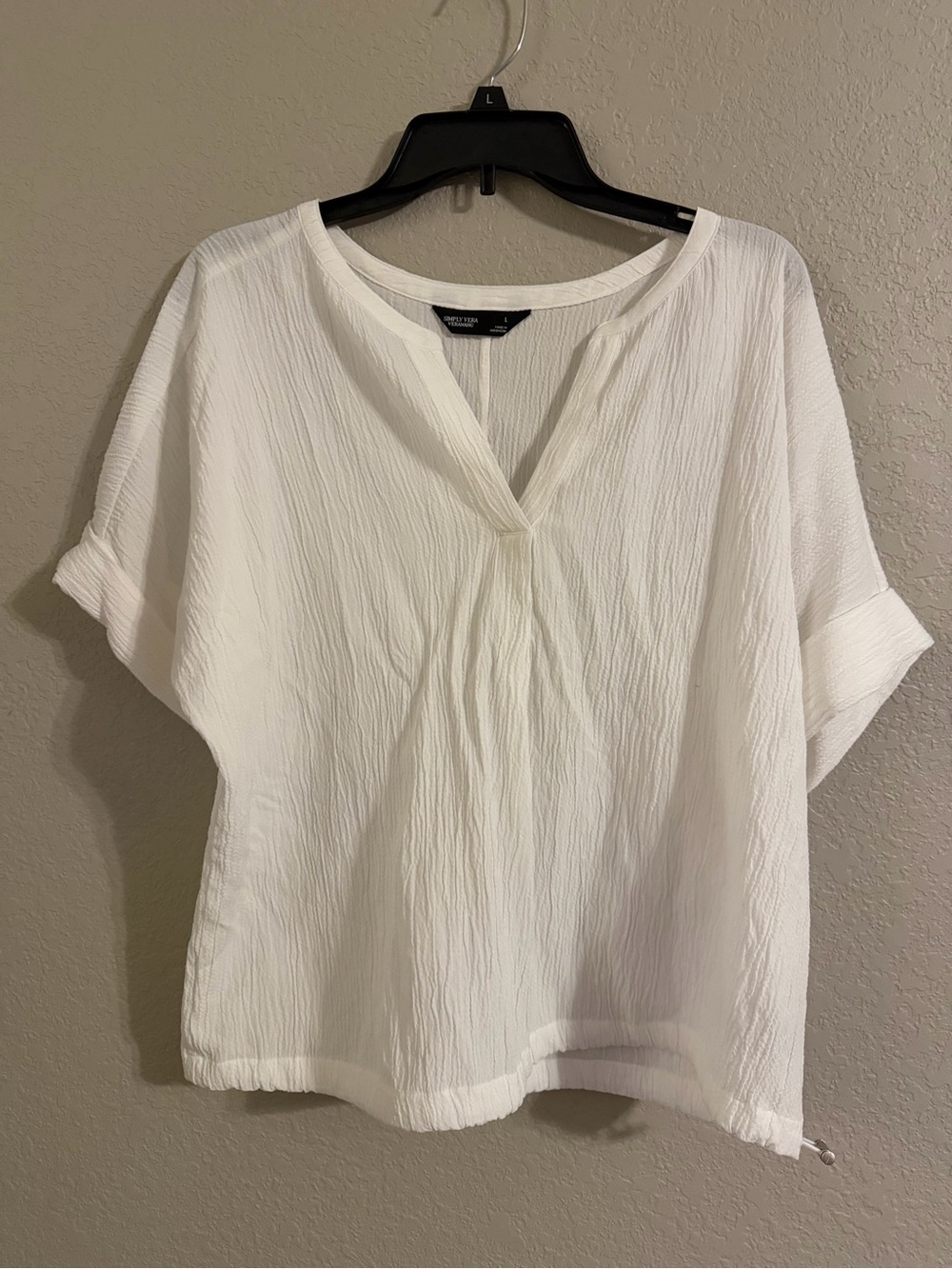 Simply Vera Verawang White Crinkle V-Neck Blouse